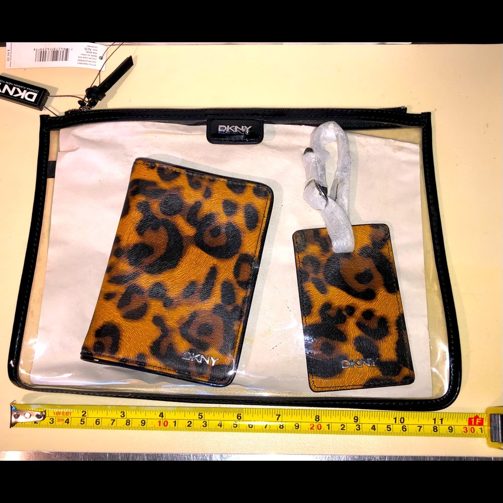 DKNY Travel Kit